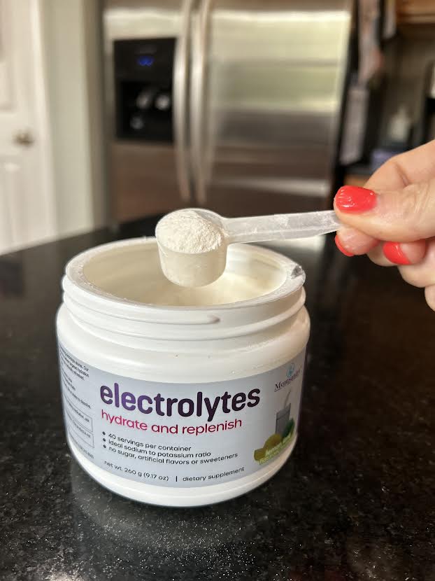 One scoop of Momsanity Electrolyte Powder